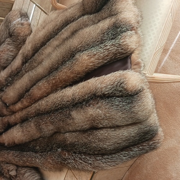 Vintage Silver Fox "full" length fur coat,satin lining, like New..beautiful coat - Picture 2 of 16